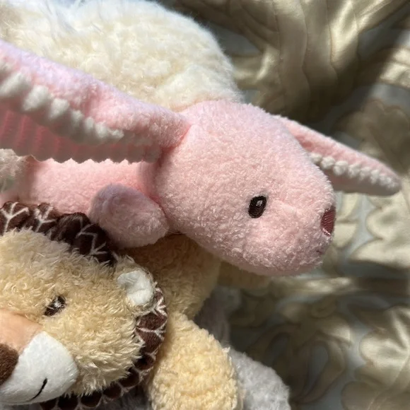 Babies Stuffed Animals Rattle Soft and precious NWT - Picture 4 of 9